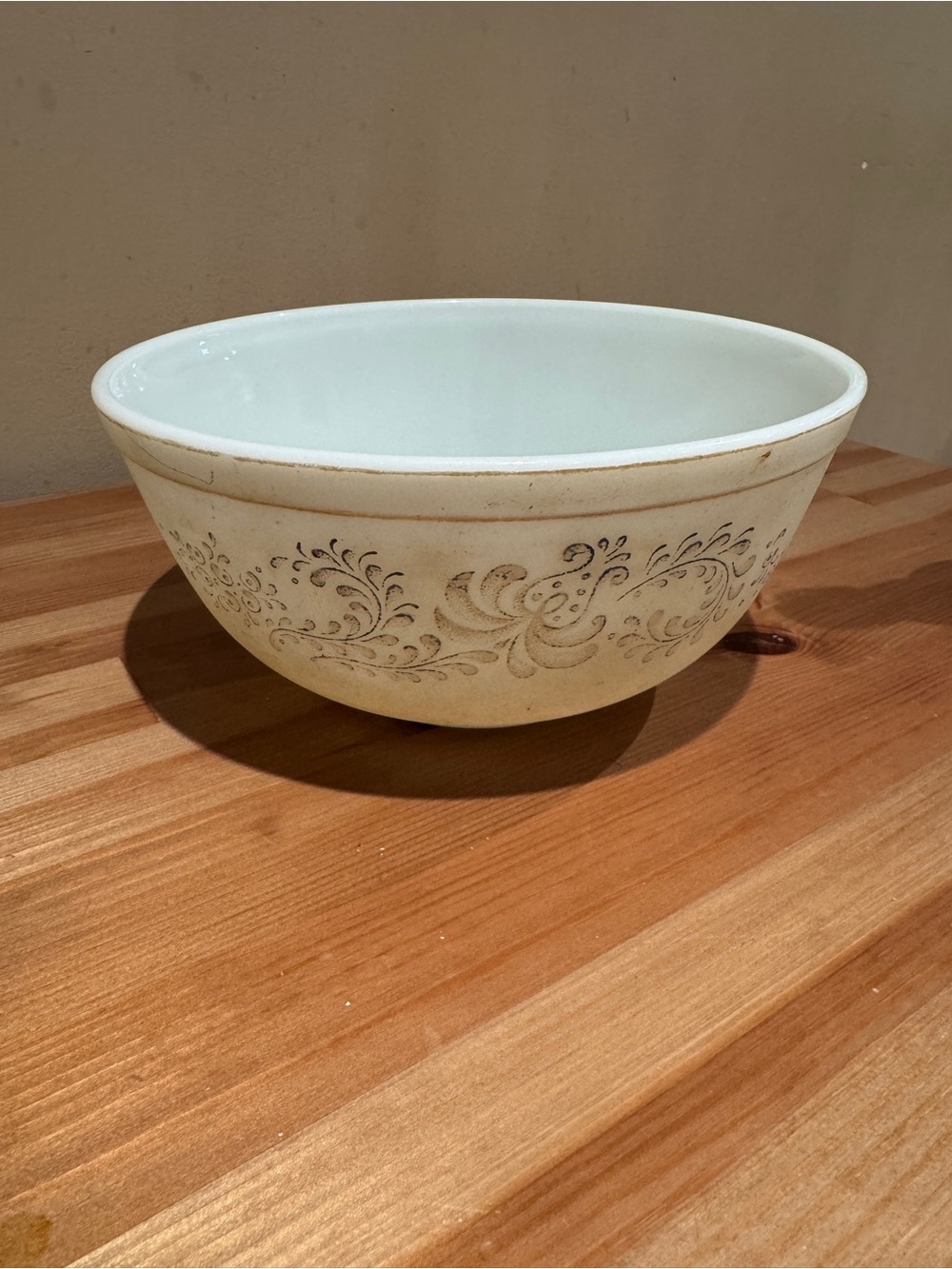 Pyrex bowl - 2.5L size